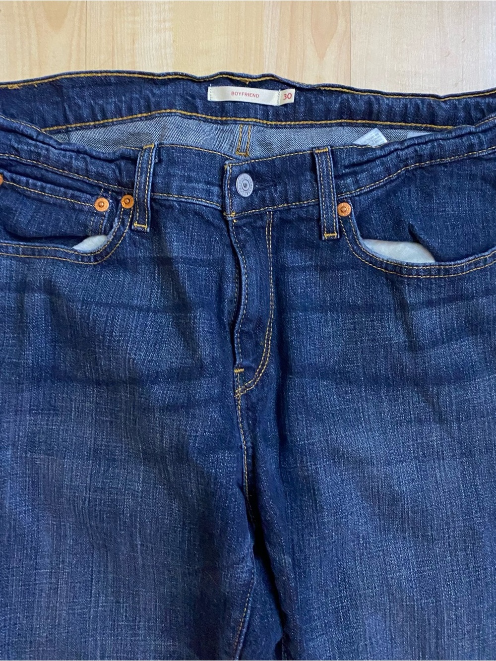 Levi's Women's Size 30 Relaxed Fit Boyfriend Jeans - Picture 3 of 8